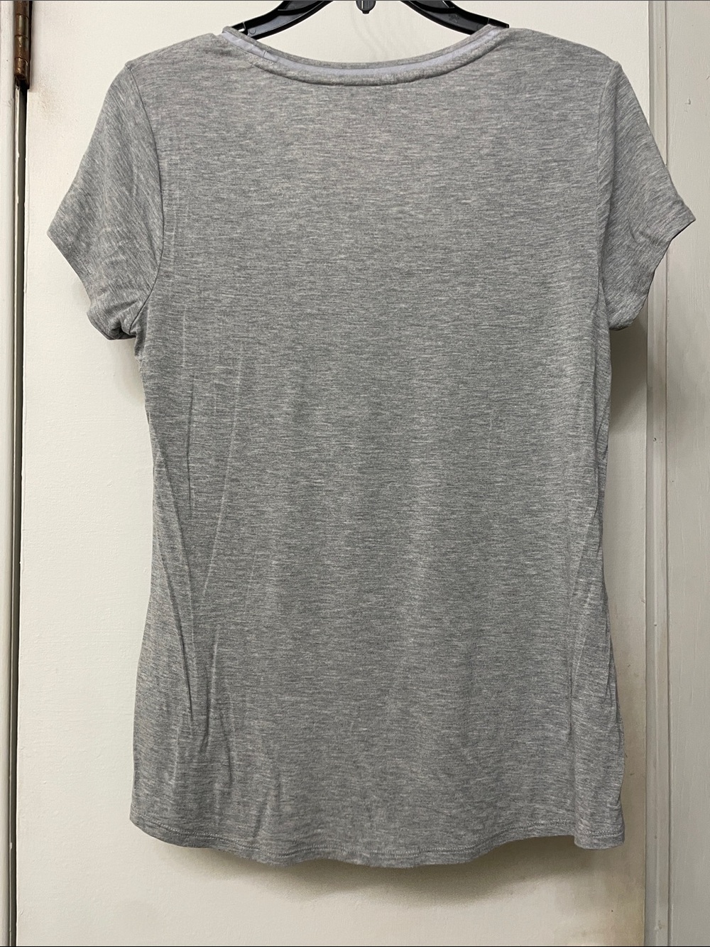 White House Black Market Heather Gray Scoop Neck Short Sleeve Tee - Picture 4 of 4